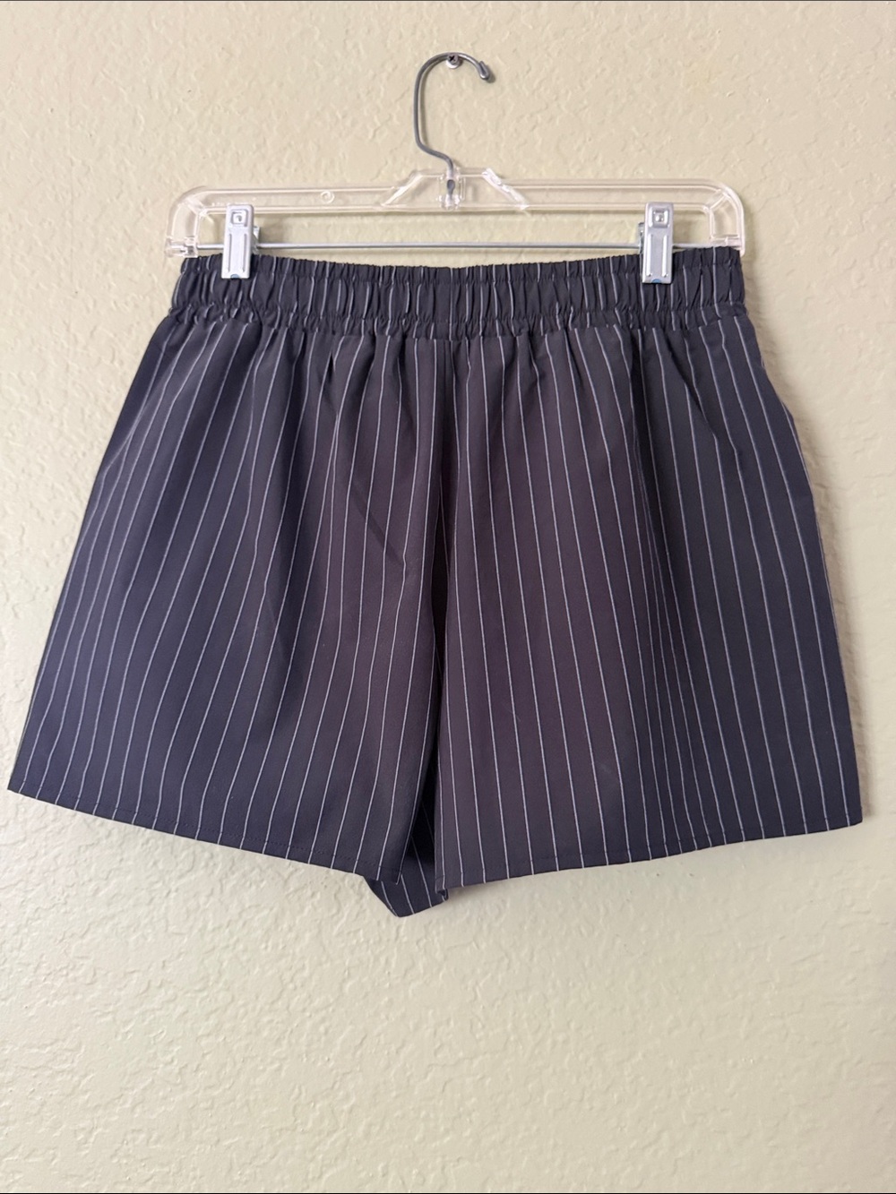 Alo Pinstripe Daylight Boxer Shorts - Picture 2 of 3